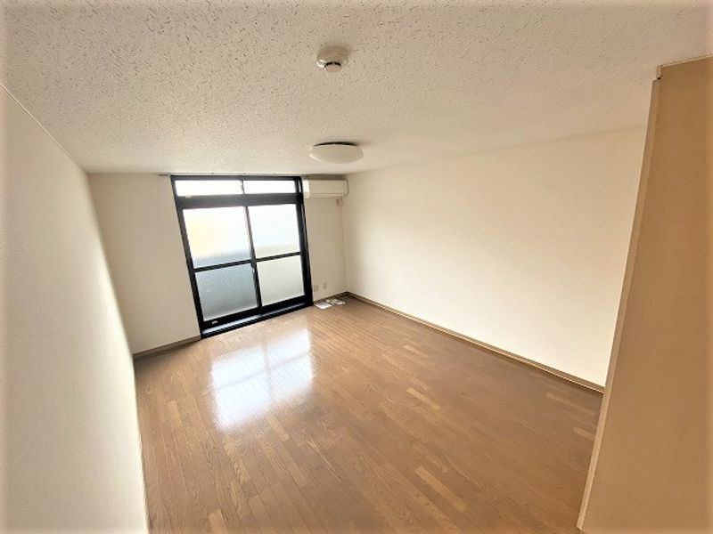 レオパレスヴィラ 居間