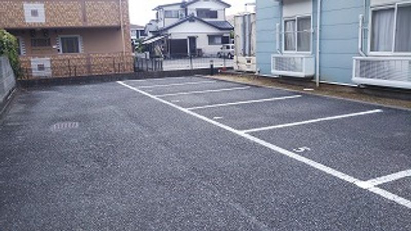 レオパレスＭＯＭＯ 駐車場
