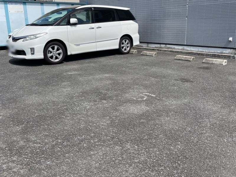 レオパレスサザンクロス 駐車場