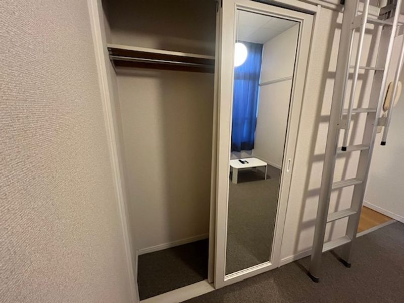 レオパレスディオネ 収納