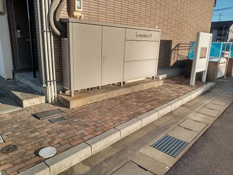 レオパレスＮＹⅡ エントランス