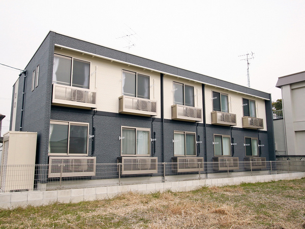 Bên ngoài LEONEXT Diana