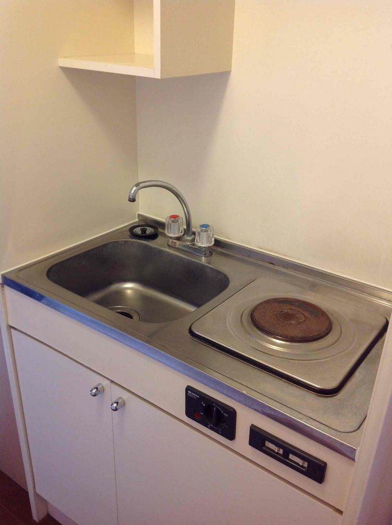 レオパレスラーク キッチン