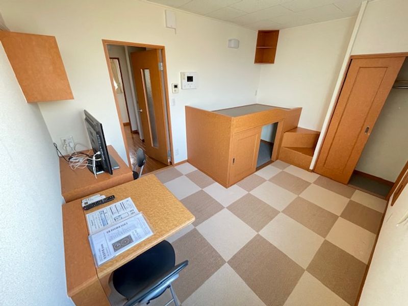 レオパレス美里 居間