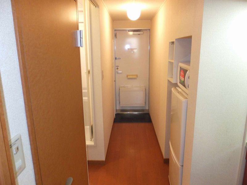 レオパレス沙羅 玄関