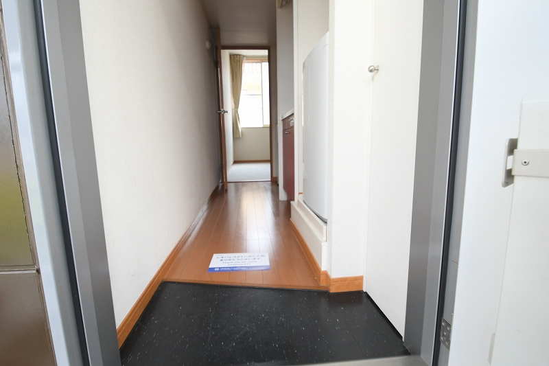 レオパレス伊屋ノ免 玄関