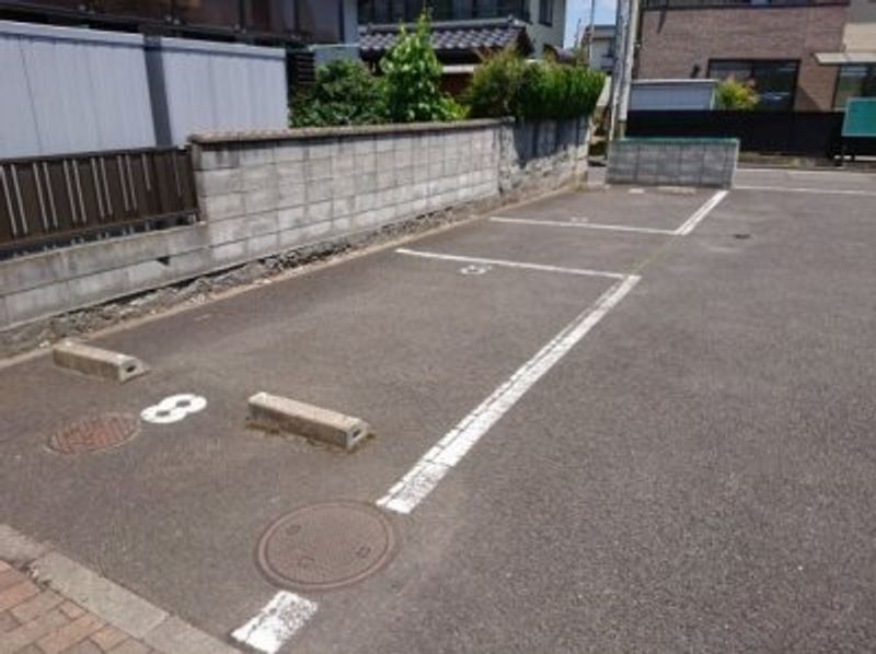 レオパレスドミールエスペランサ 駐車場