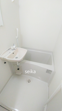 レオパレストリノ 風呂