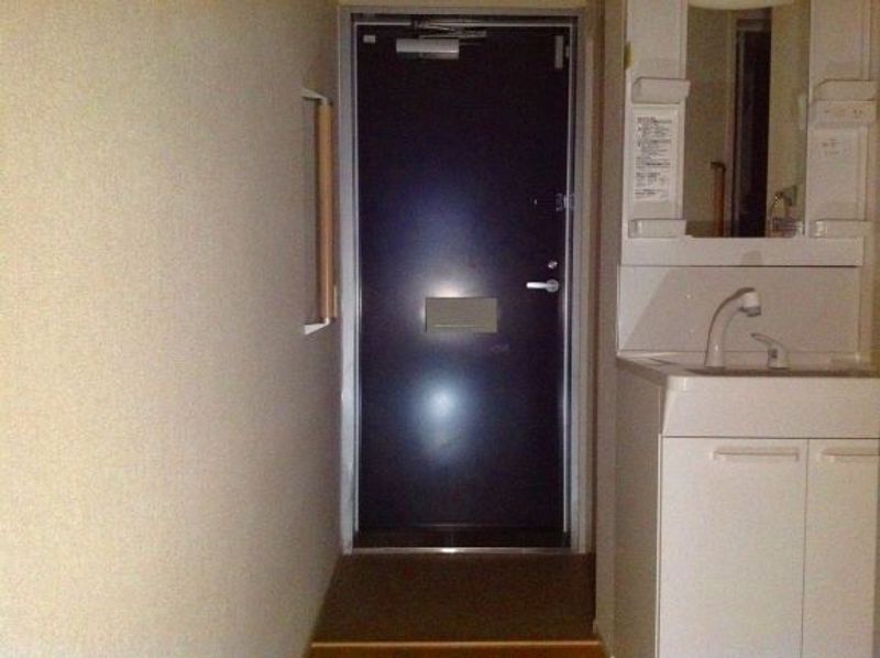 レオパレスエヴァンス 玄関