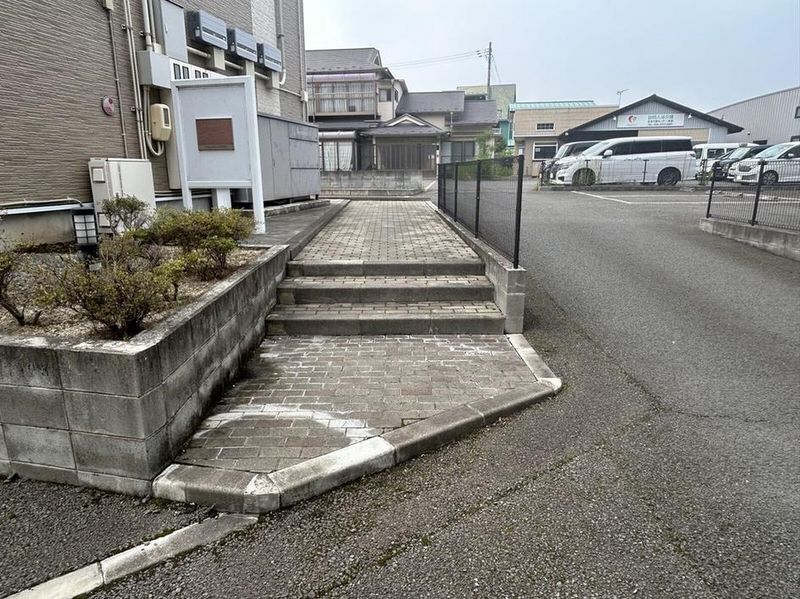 レオパレスサーンクタカダ エントランス