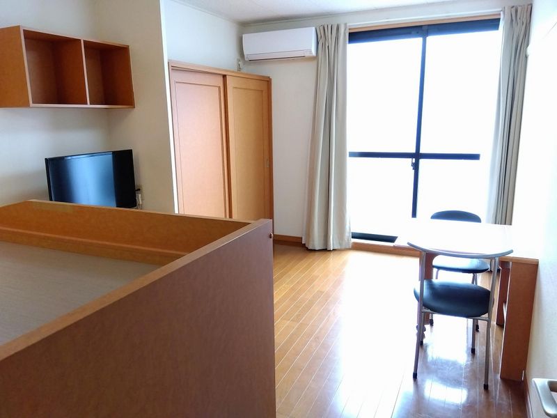 レオパレスタウンコートＴＷＯ 居間