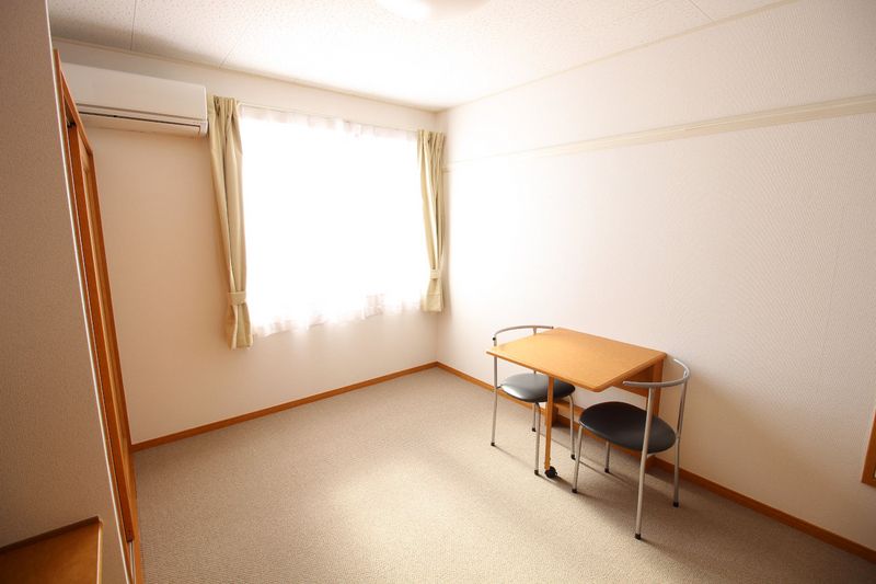 レオパレスミヨシ 居間