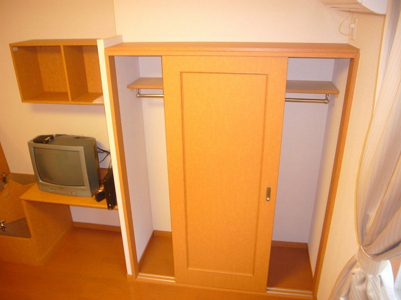 レオパレス馬場 収納