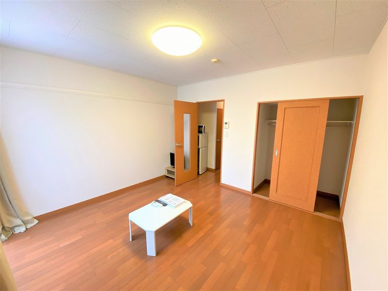 レオパレス沙羅ノ木 居間