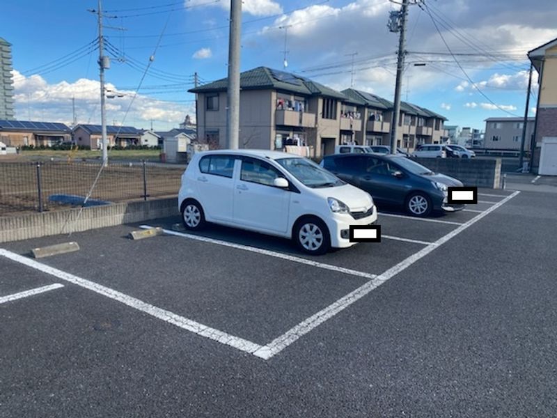 レオパレス菜の花 駐車場