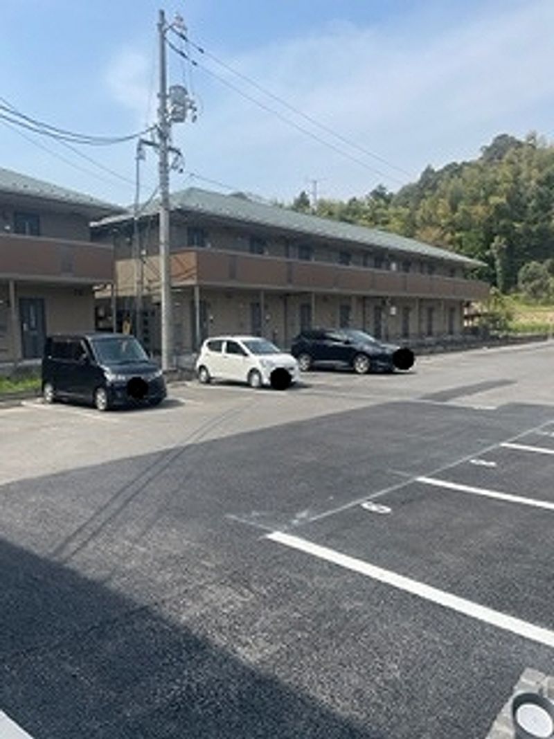 レオネクストステイシー 駐車場