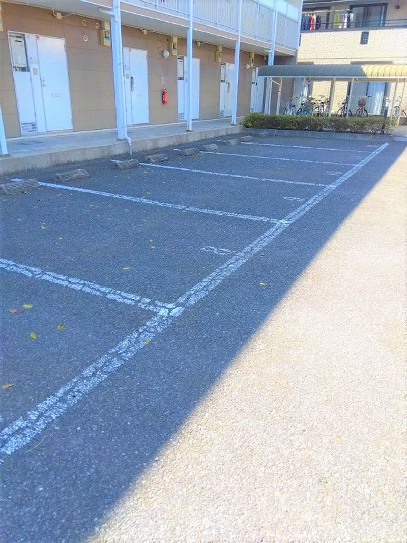 レオパレスエスペランサ 駐車場