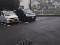 レオパレスホワイトベース 駐車場