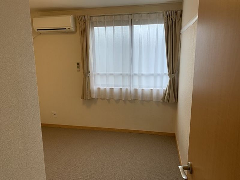 レオパレスベルヴィ旭ヶ丘 居間