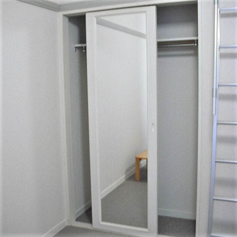 レオパレスプレミール 収納