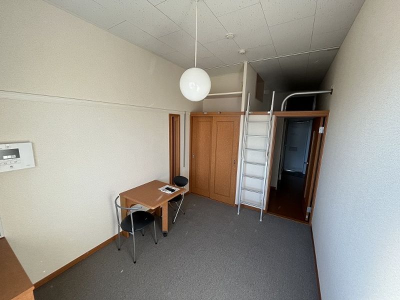 レオパレスヤマダⅡ 居間