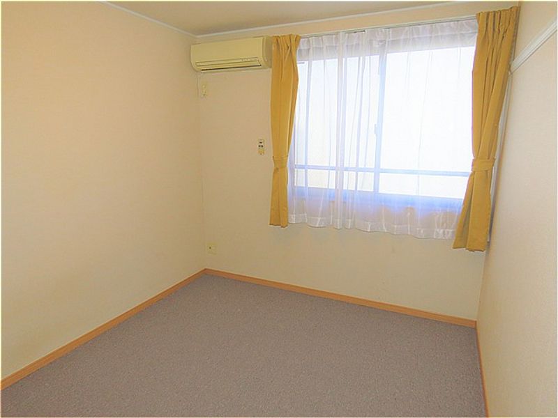 レオパレスリュミエール 居間