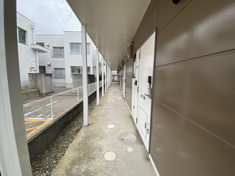 レオパレスエスペランサ古府 エントランス