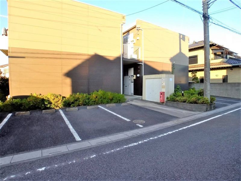 レオパレスリヴェール 駐車場