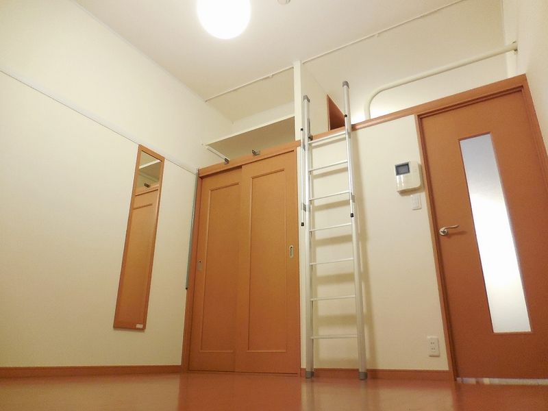 レオパレスラピスライト 居間