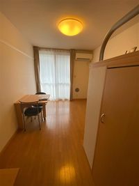 レオパレスカーサ　グリチーネ 居間