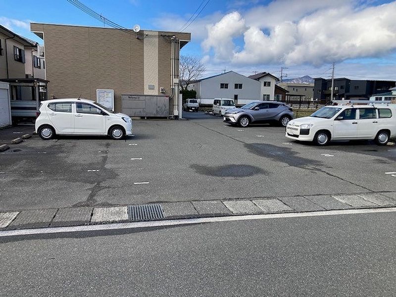 レオパレスエクレール　ヴィラ 駐車場