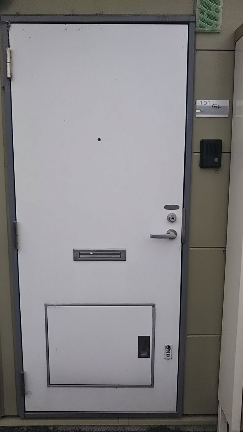 レオパレス山王下 玄関