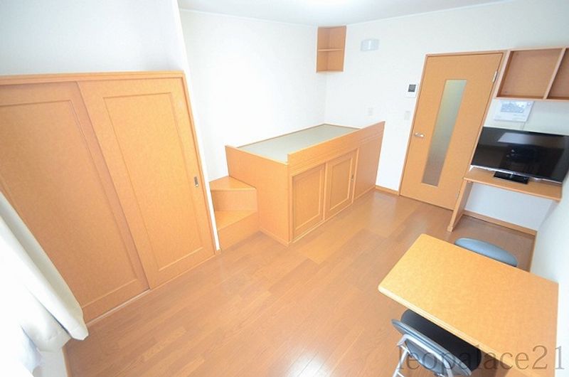 レオパレスハニー 居間