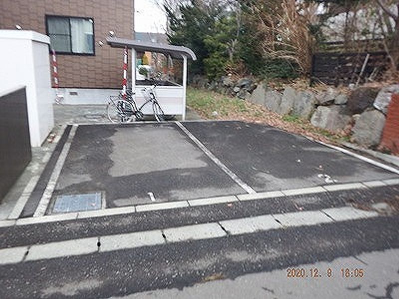 レオパレスルナセレーネ 駐車場
