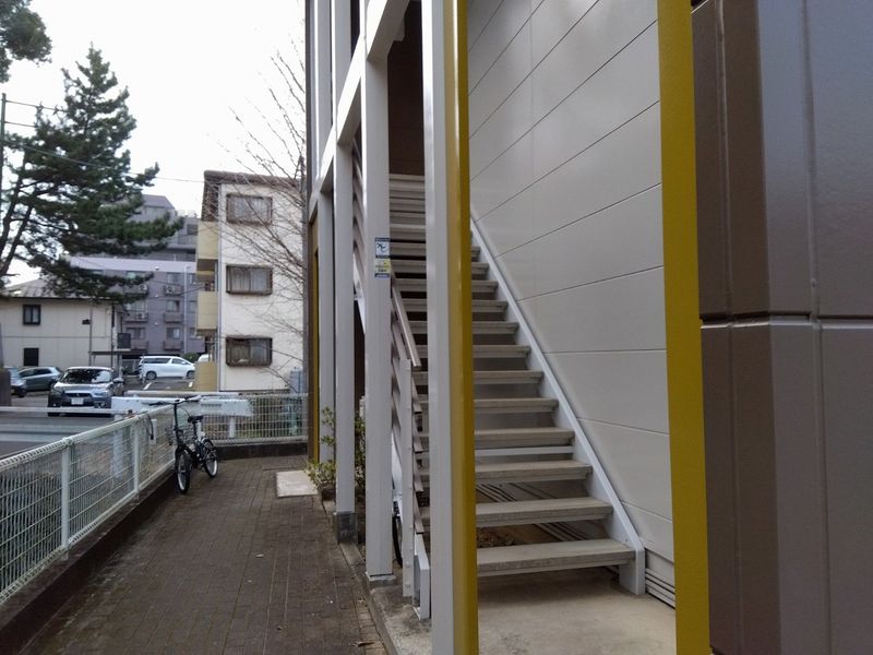 レオパレスプルミエ エントランス