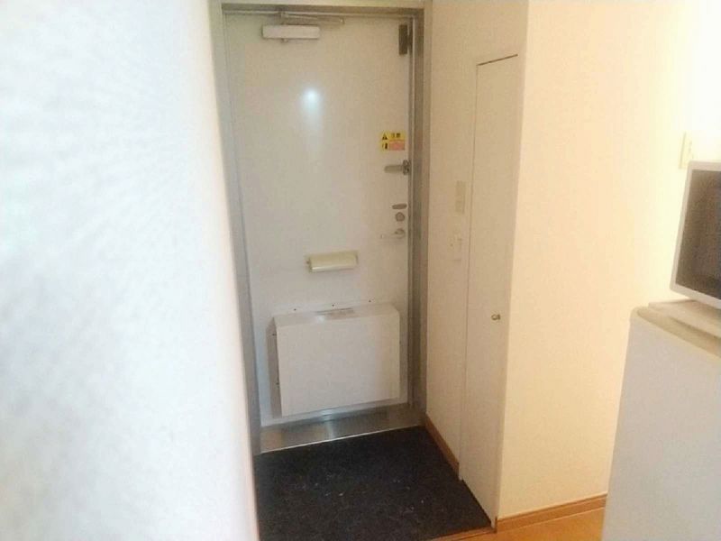 leopalace Suzuran Entrance