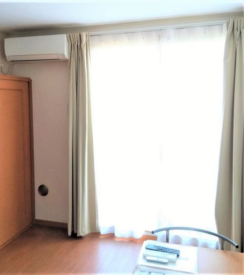 レオパレスプレミール 居間