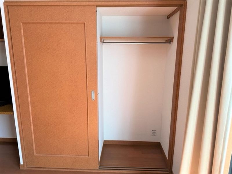 レオパレスミヤウラ 収納