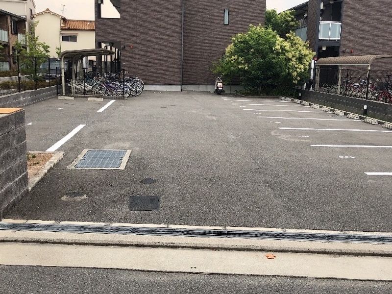 レオネクストみやびⅡ 駐車場