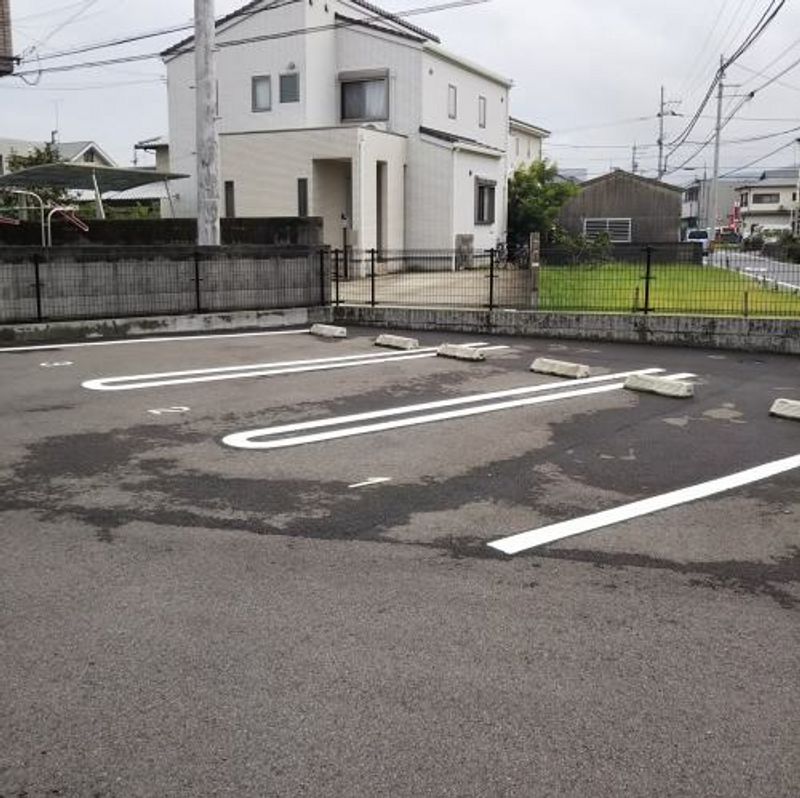 クレイノサンセーズ 駐車場