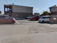 レオネクストオランジュ 駐車場