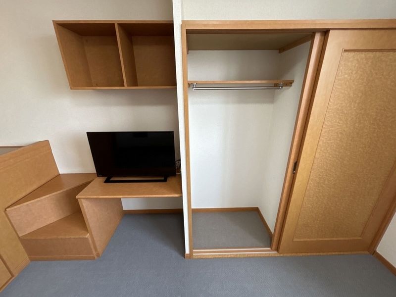 レオパレスプレミール 収納