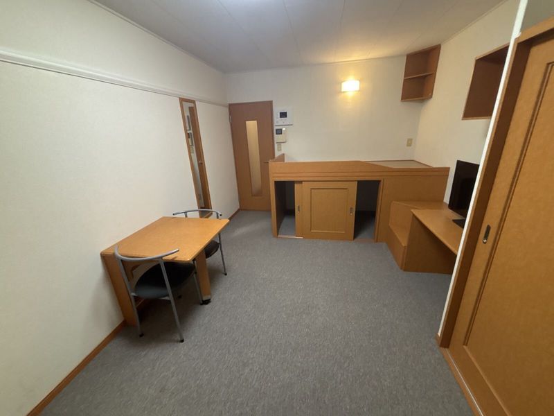 レオパレス第５ひかりハイツ 居間