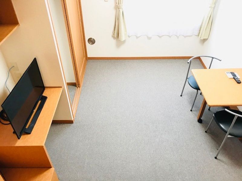 レオパレスエステシティ 居間
