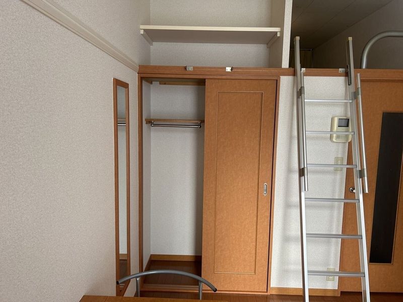 レオパレスホーステイル 収納