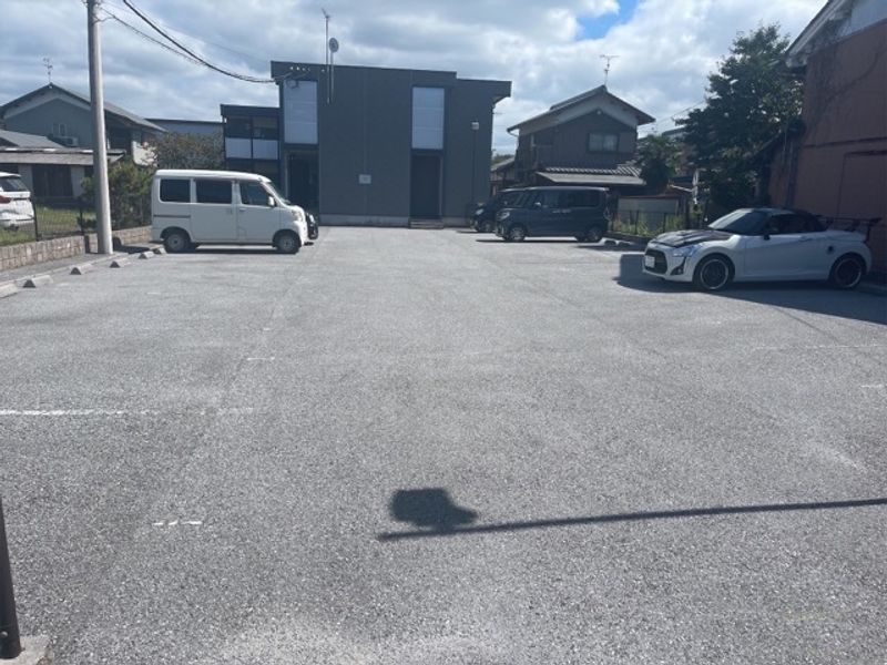 レオパレスＦ　Ｗｉｎｇ 駐車場