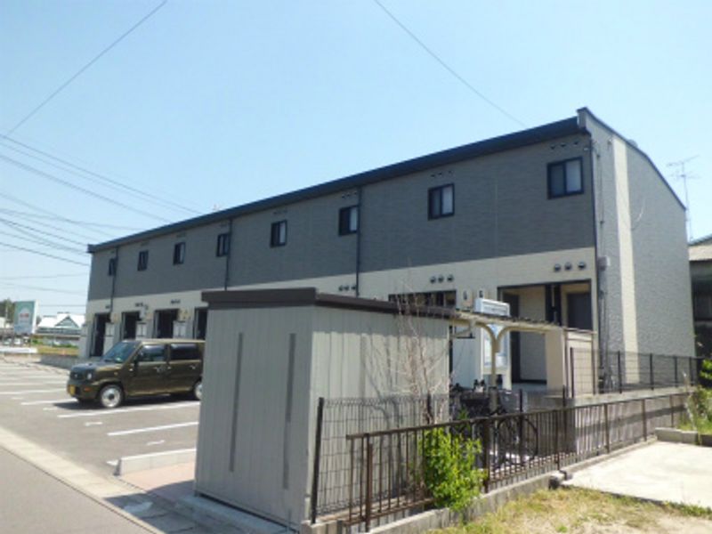 レオパレスフレンドマーチ 外観