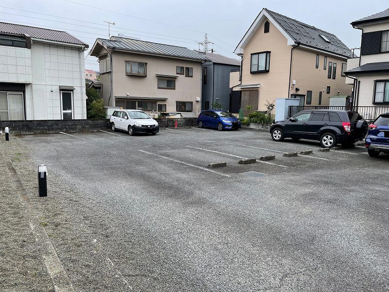 レオパレス雪月花 駐車場