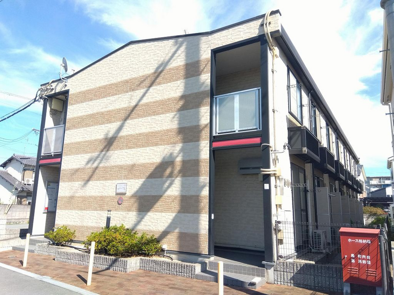 レオパレス宝殿 外観