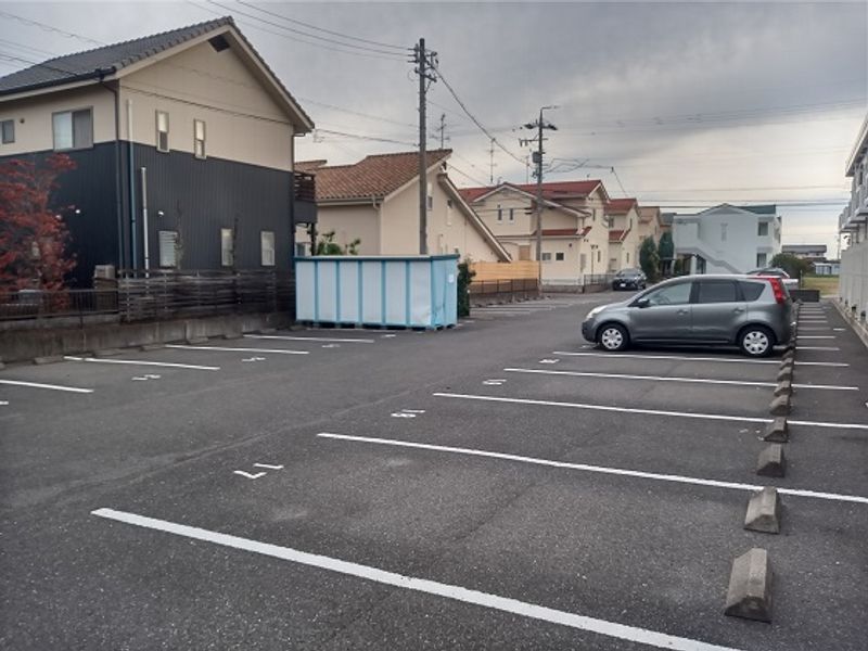 レオパレス友Ｂ 駐車場